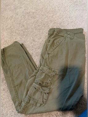 Wrangler Men’s Olive Green Cargo Pants with Utility Pockets